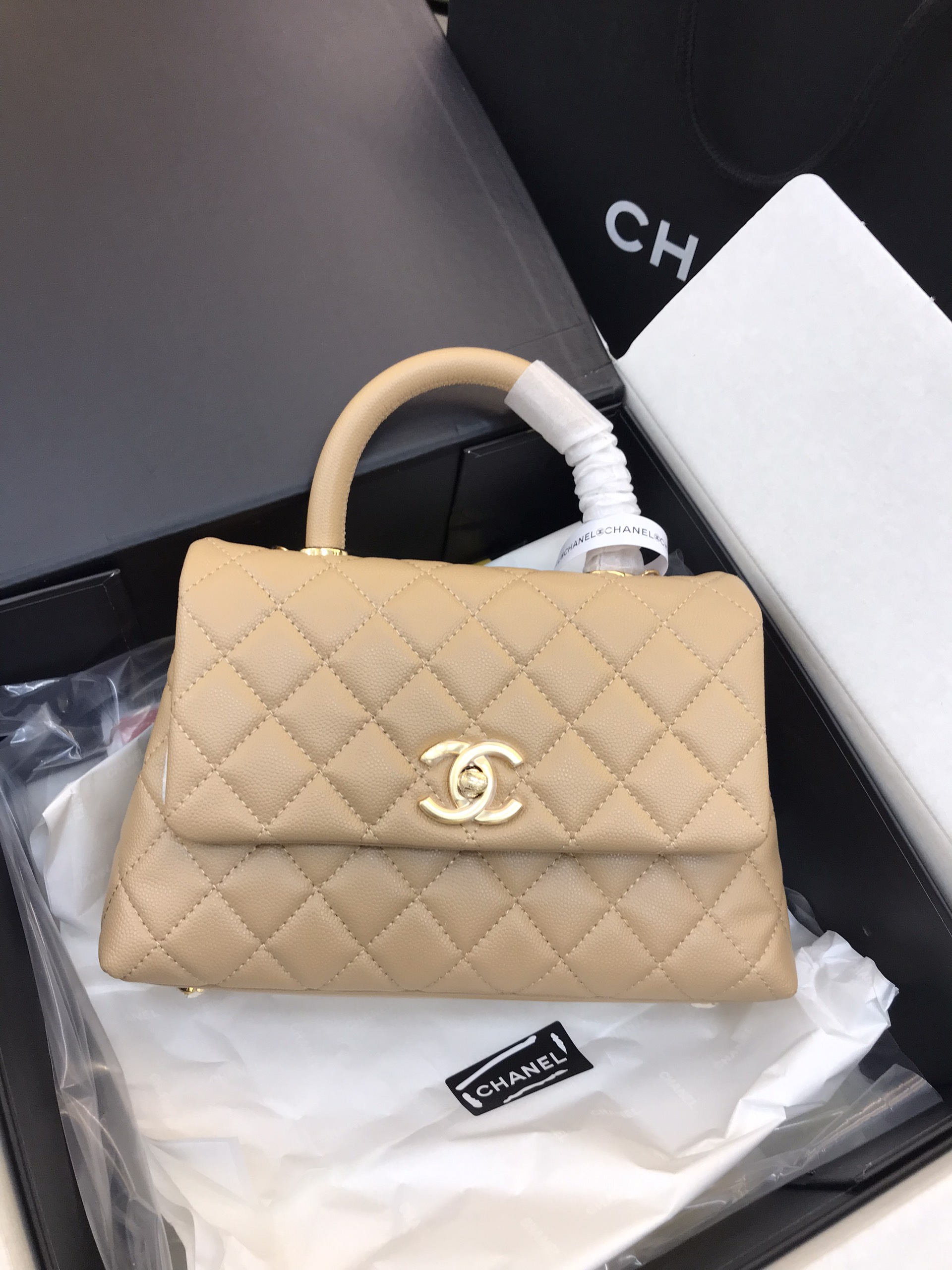 Túi Xách Chanel Coco Super Màu Kem Đậm Khóa Vàng Size 23cm
